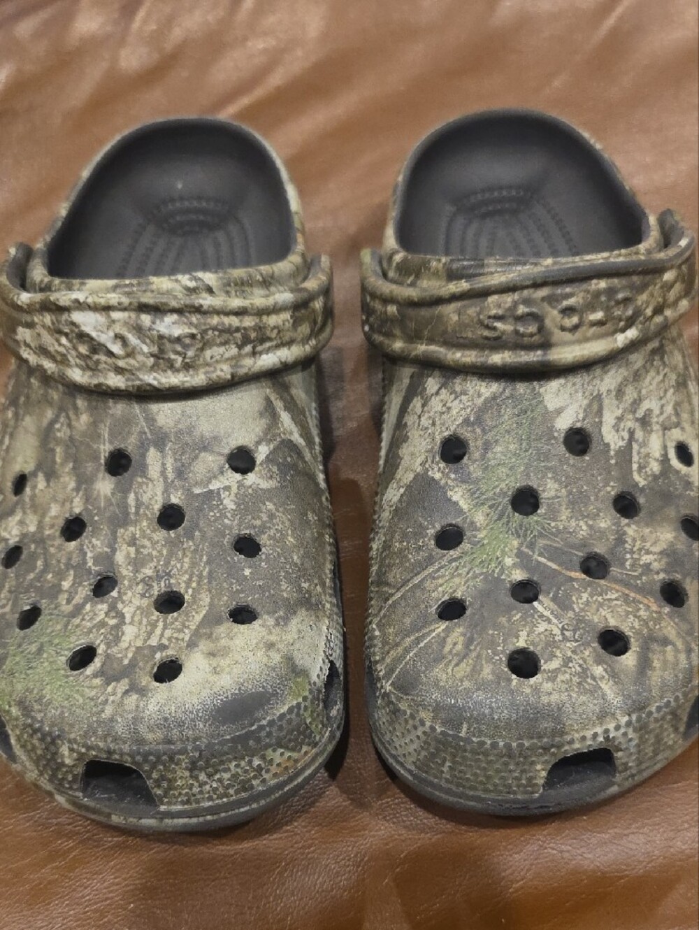 Croc Realtree APX Camouflage Slip-On Shoes. Sz 8 W/ 6 M - Picture 2 of 5